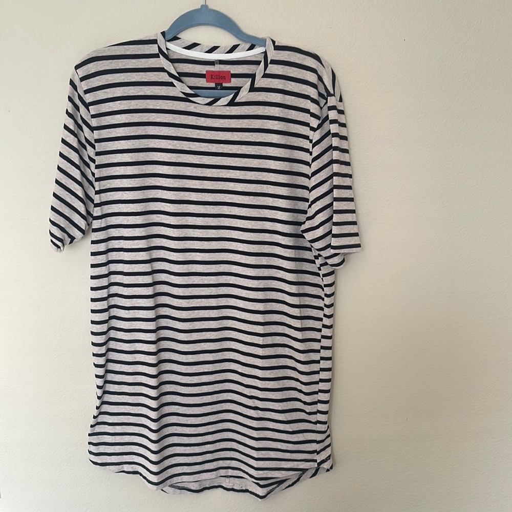 Black and White Striped Baggy T-Shirt (Medium) Brand: Killion